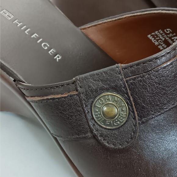 Tommy Hilfiger Mina Clogs Size 5.5M Brown Leather Upper - Picture 7 of 7